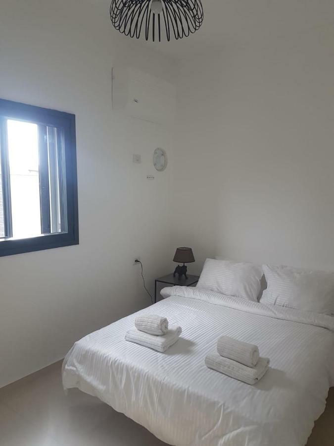 Desert Bird Apartment Qiryat Gat ภายนอก รูปภาพ